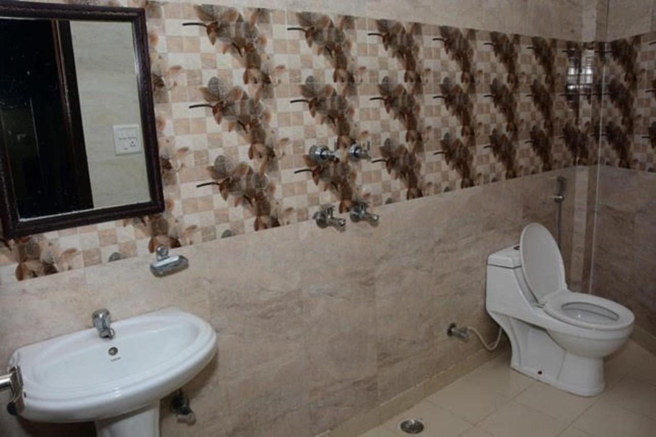Krazy Hotel Халдвани Экстерьер фото