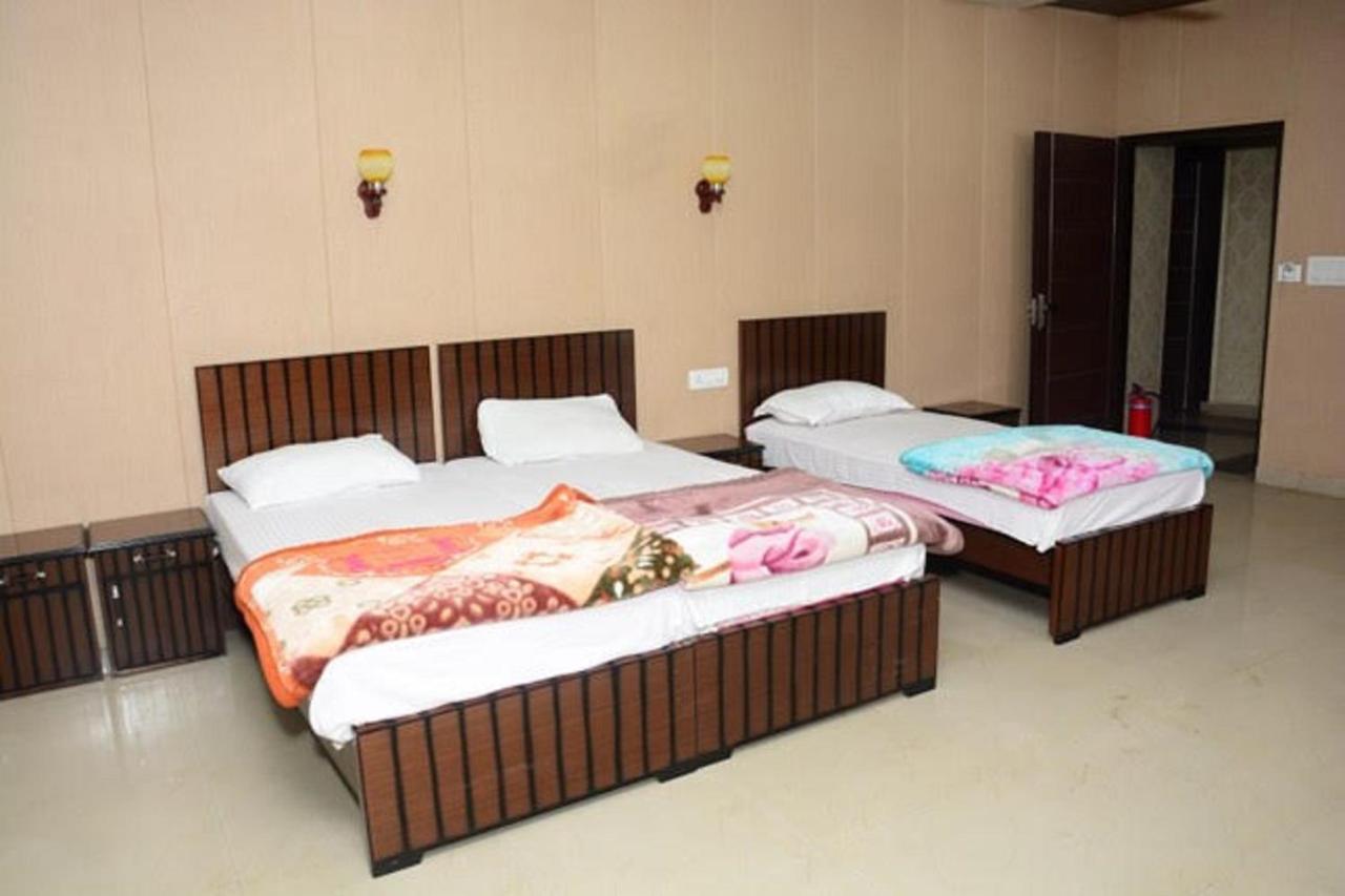 Krazy Hotel Халдвани Экстерьер фото